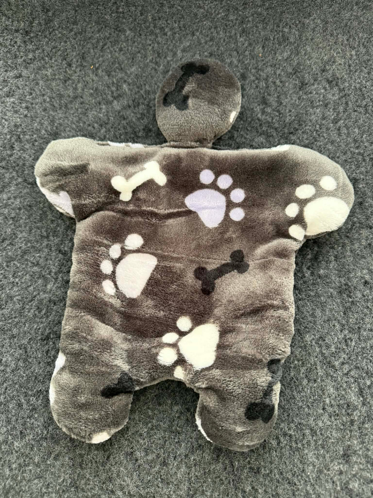 Wellness legetøj | Erna | Mørke grå med poter og kødben