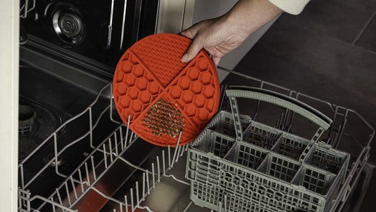 Eat Slow - Live Longer | Lick Mat | Dimensions Circle