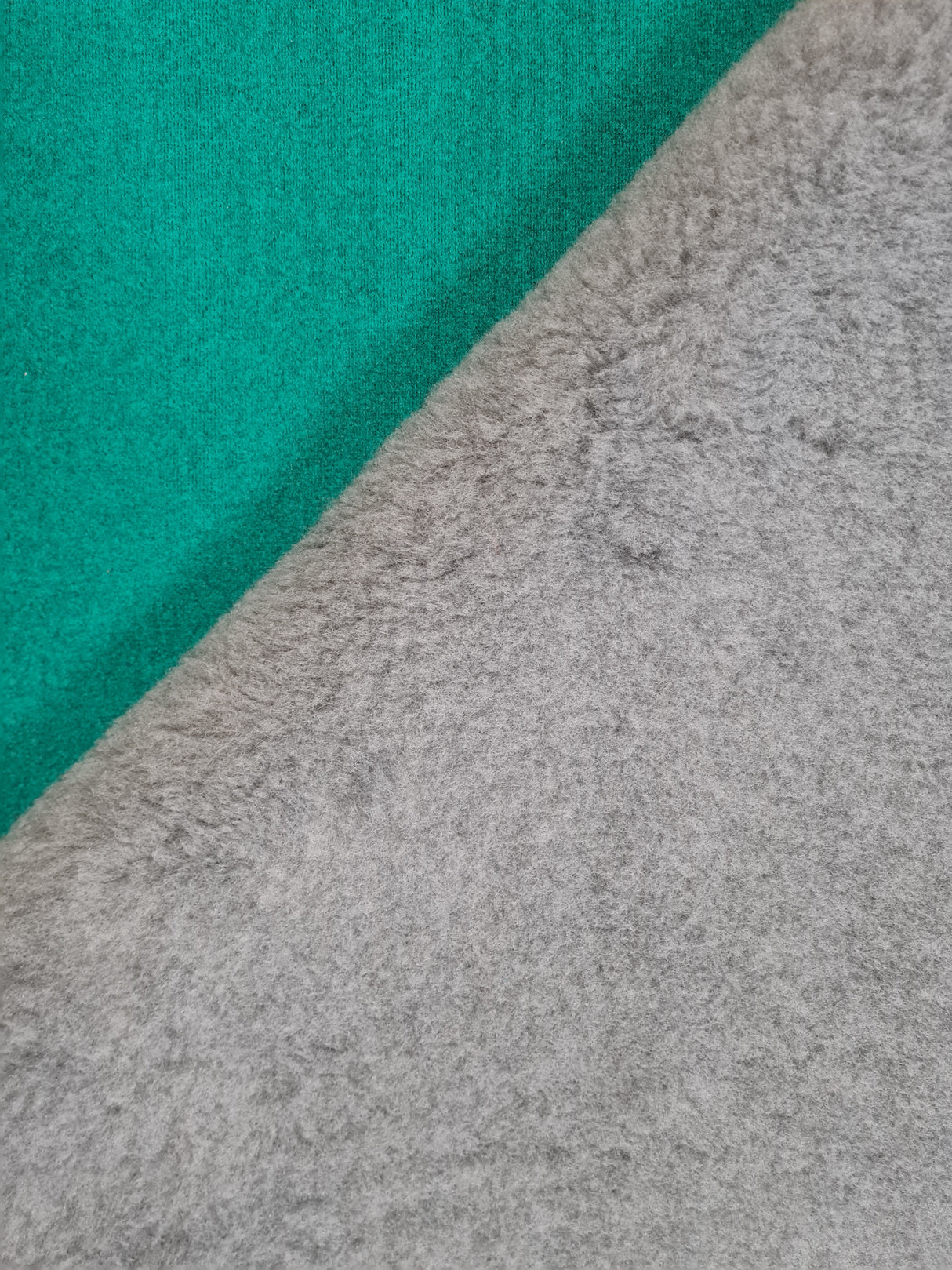 Vetbed | Lysegrå Ensfarvet | Grøn Bagside