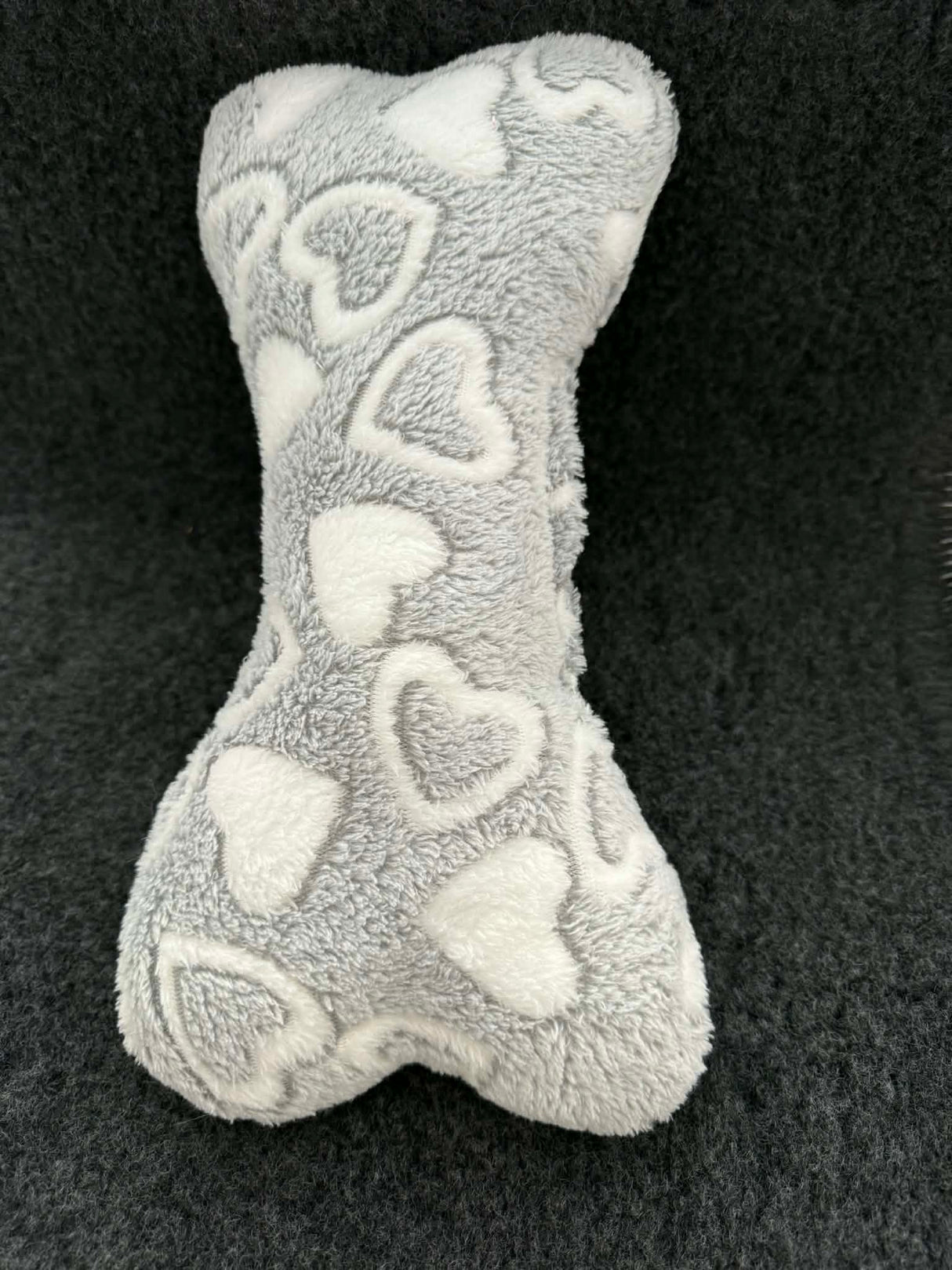 Wellness legetøj | Kødben | Lysegrå med hjerter| Stor