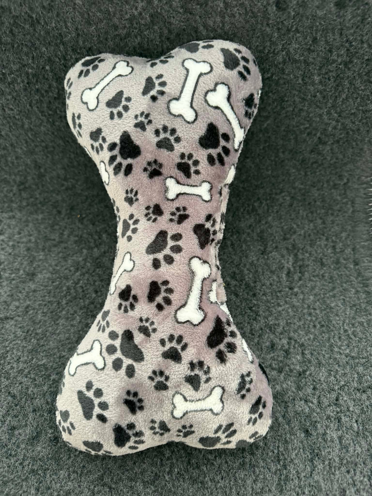 Wellness legetøj | Kødben | Grå med poter og kødben| Stor