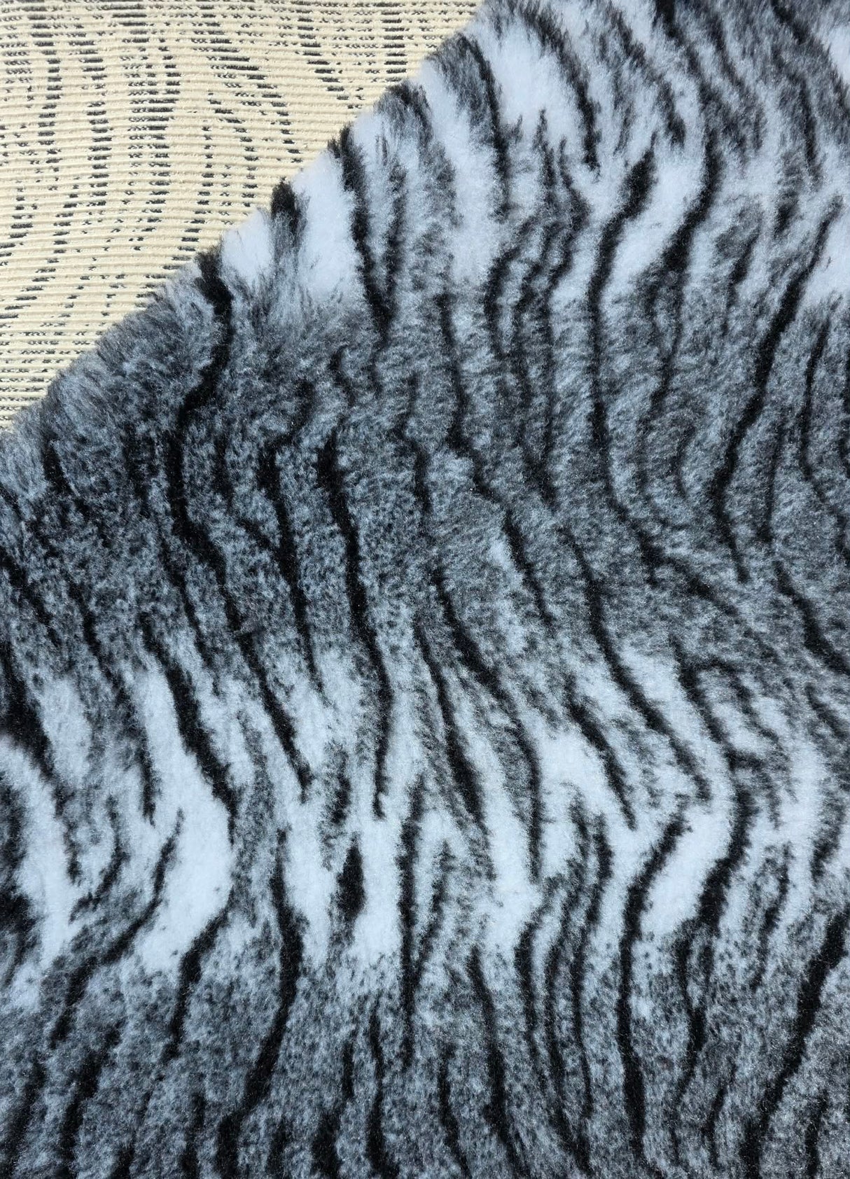 Vetbed | Hvid tiger | Skridsikker