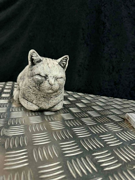 Betonfigur | Liggende Kat | 16,5 cm