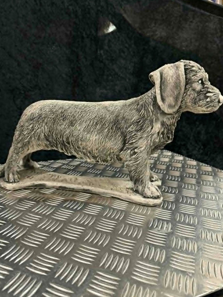 Betonfigur | Gravhund (Ruhåret) | 30 cm