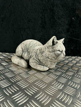 Betonfigur | Liggende Kat | 16,5 cm